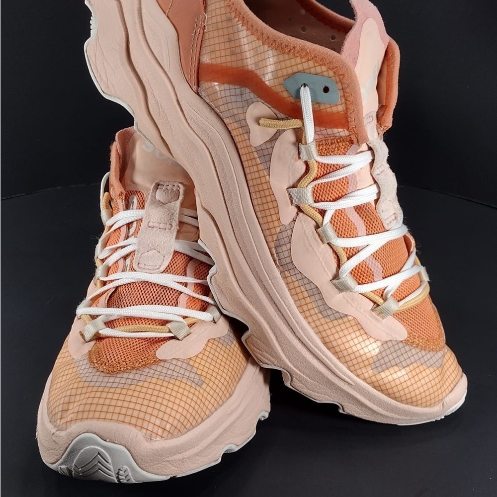 Sorel Women's Pink Sneakers size 11 pre
Owned Exellent condition - Picture 2 of 9
